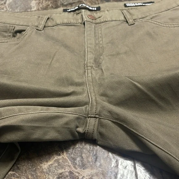 Joe Fresh Pants - Picture 3 of 5